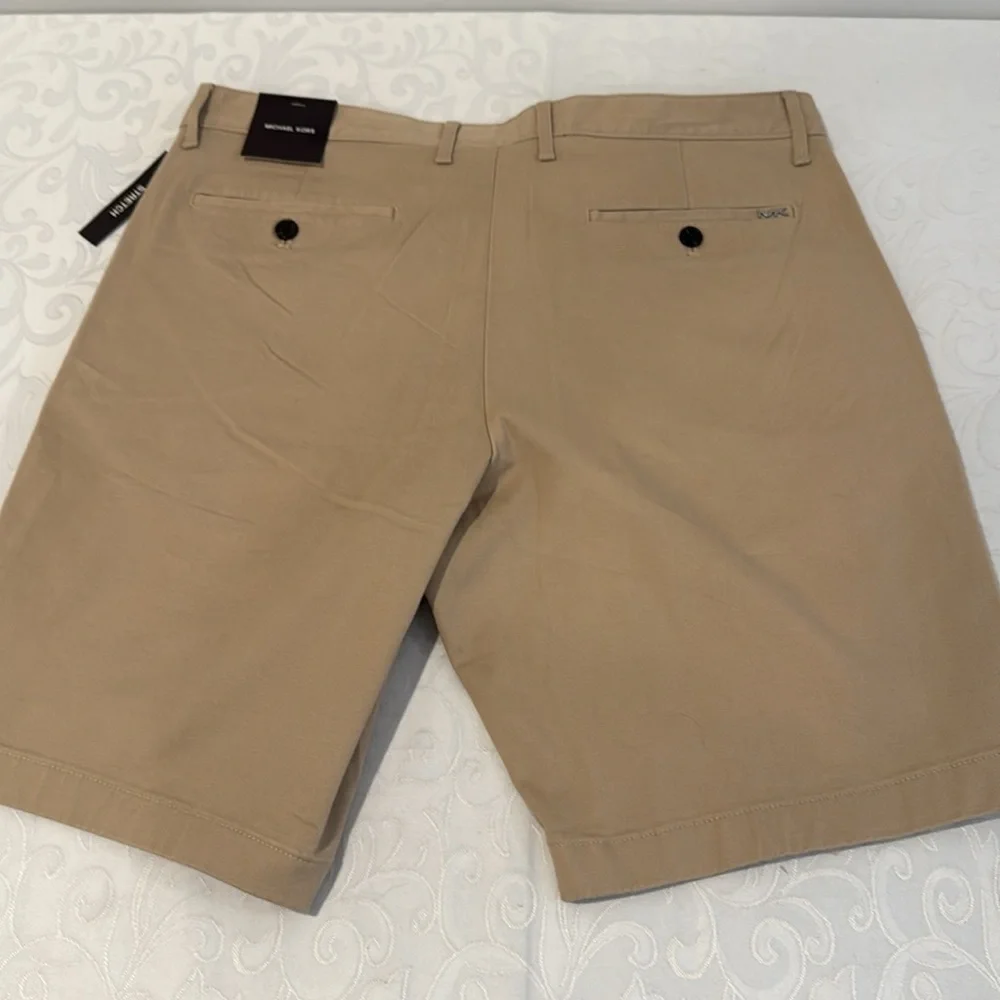 MK Men’s Chino Shorts. Size 33
